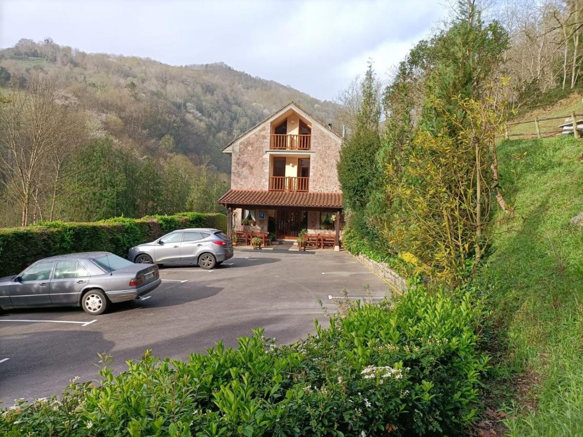 La Salmonera Cangas De Onis Caño Exterior foto