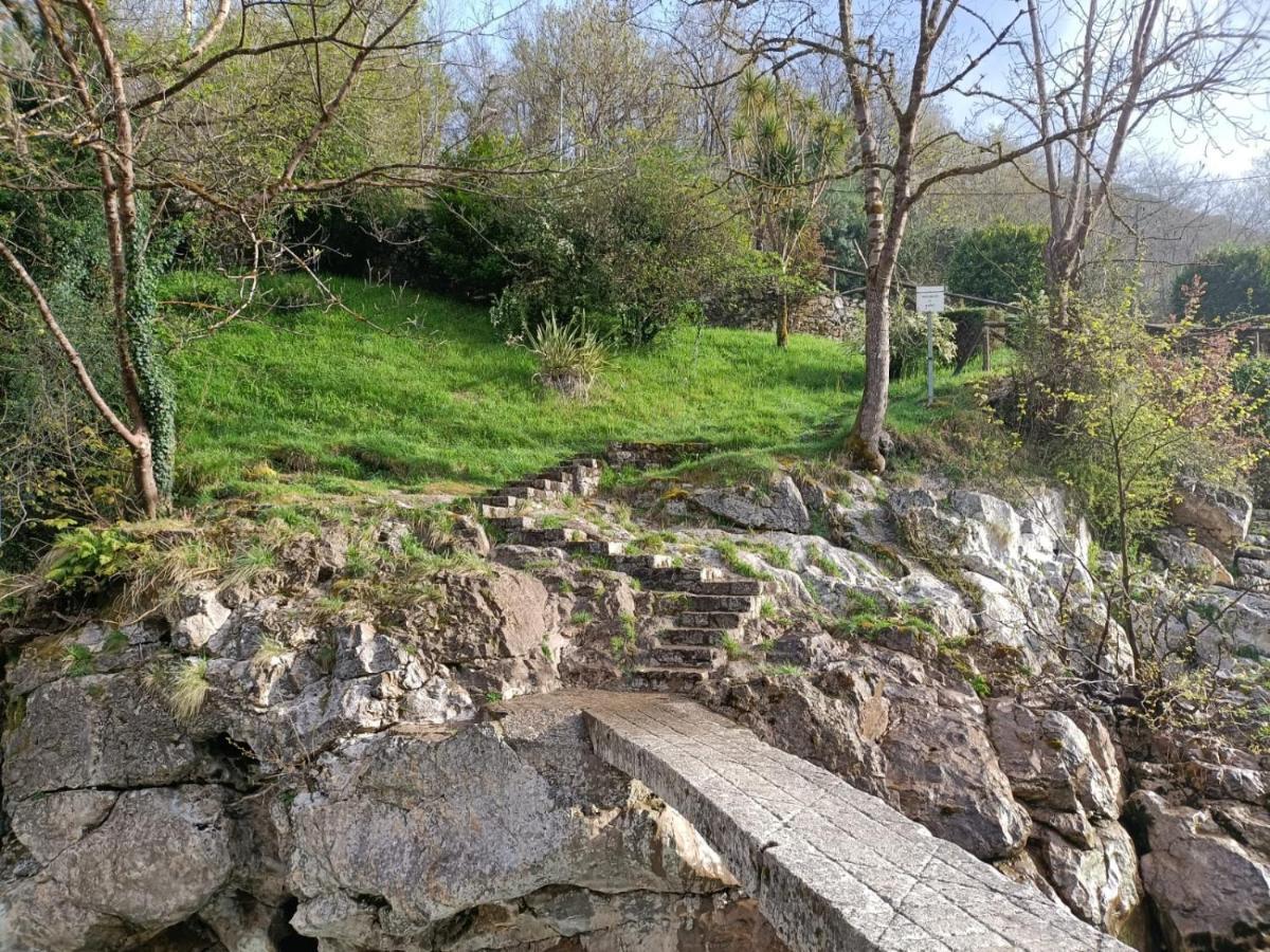 La Salmonera Cangas De Onis Caño Exterior foto