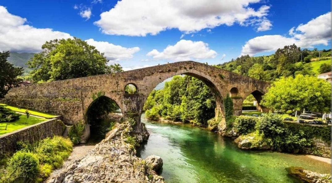 La Salmonera Cangas De Onis Caño Exterior foto
