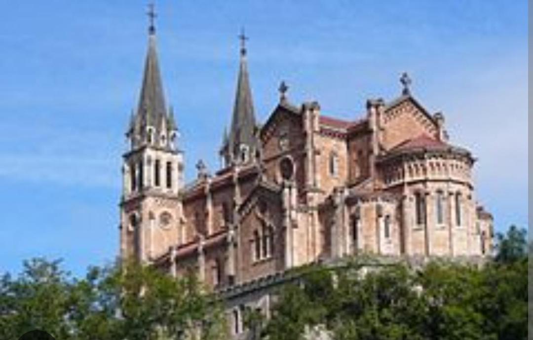 La Salmonera Cangas De Onis Caño Exterior foto