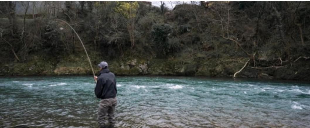 La Salmonera Cangas De Onis Caño Exterior foto