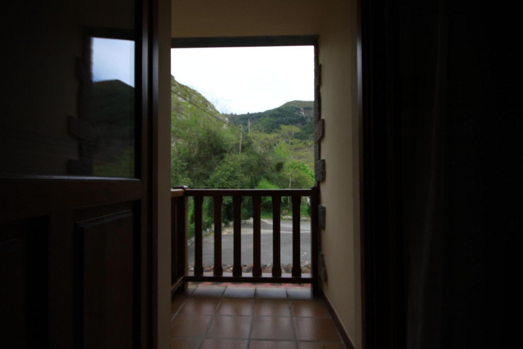 La Salmonera Cangas De Onis Caño Exterior foto