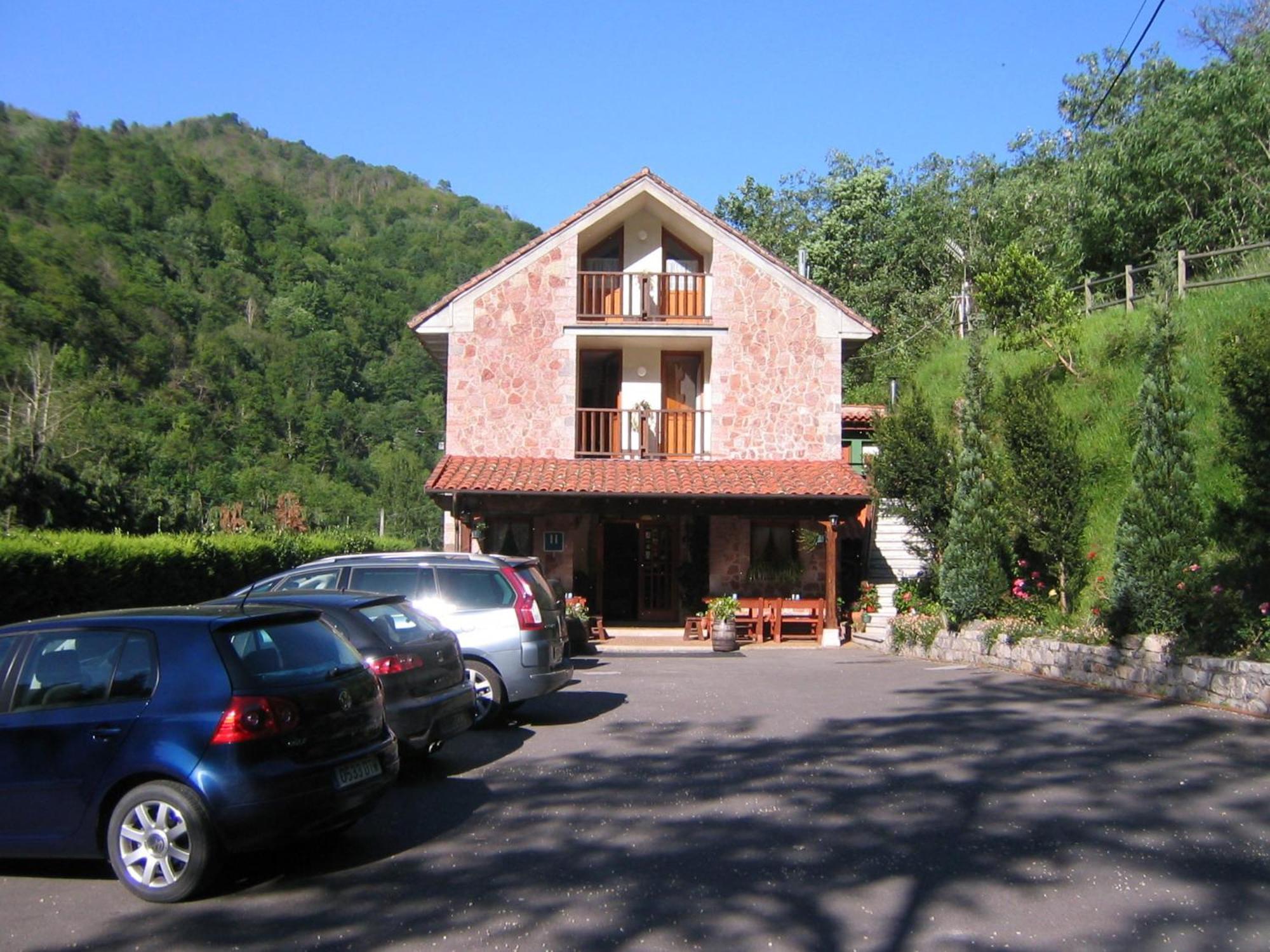 La Salmonera Cangas De Onis Caño Exterior foto